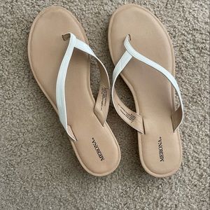 Merona flip flops